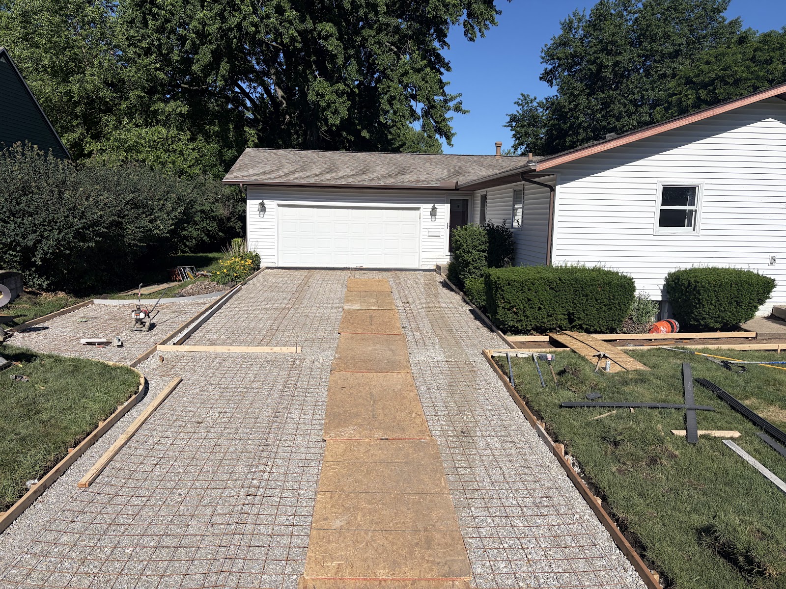 Concrete driveway replacement in Davenport, Iowa by Behncke Construction 3