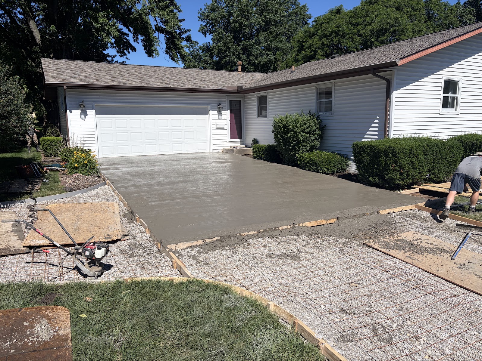 Concrete driveway replacement in Davenport, Iowa by Behncke Construction 7