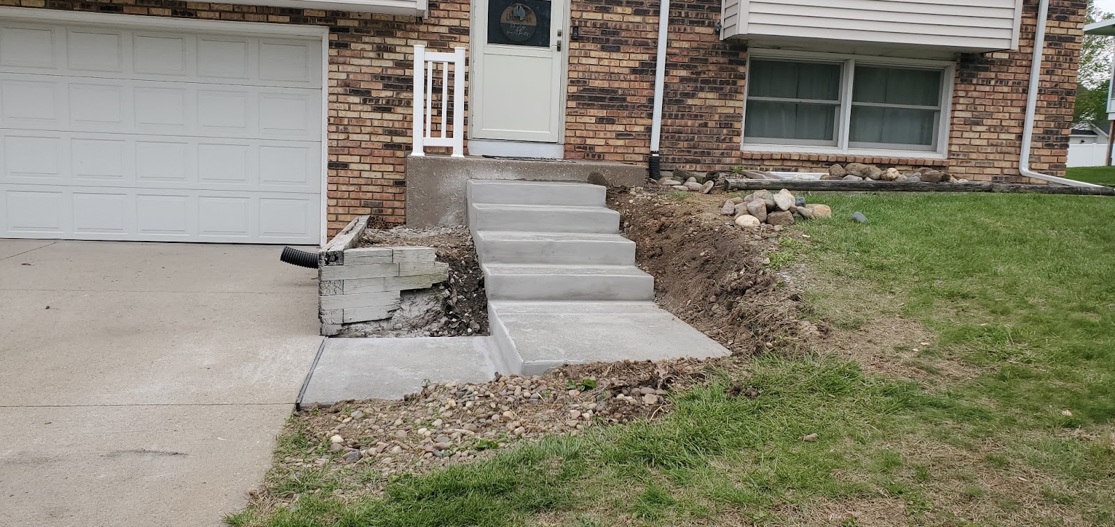 Front Stoop and Concrete Step Replacement — Davenport, Iowa