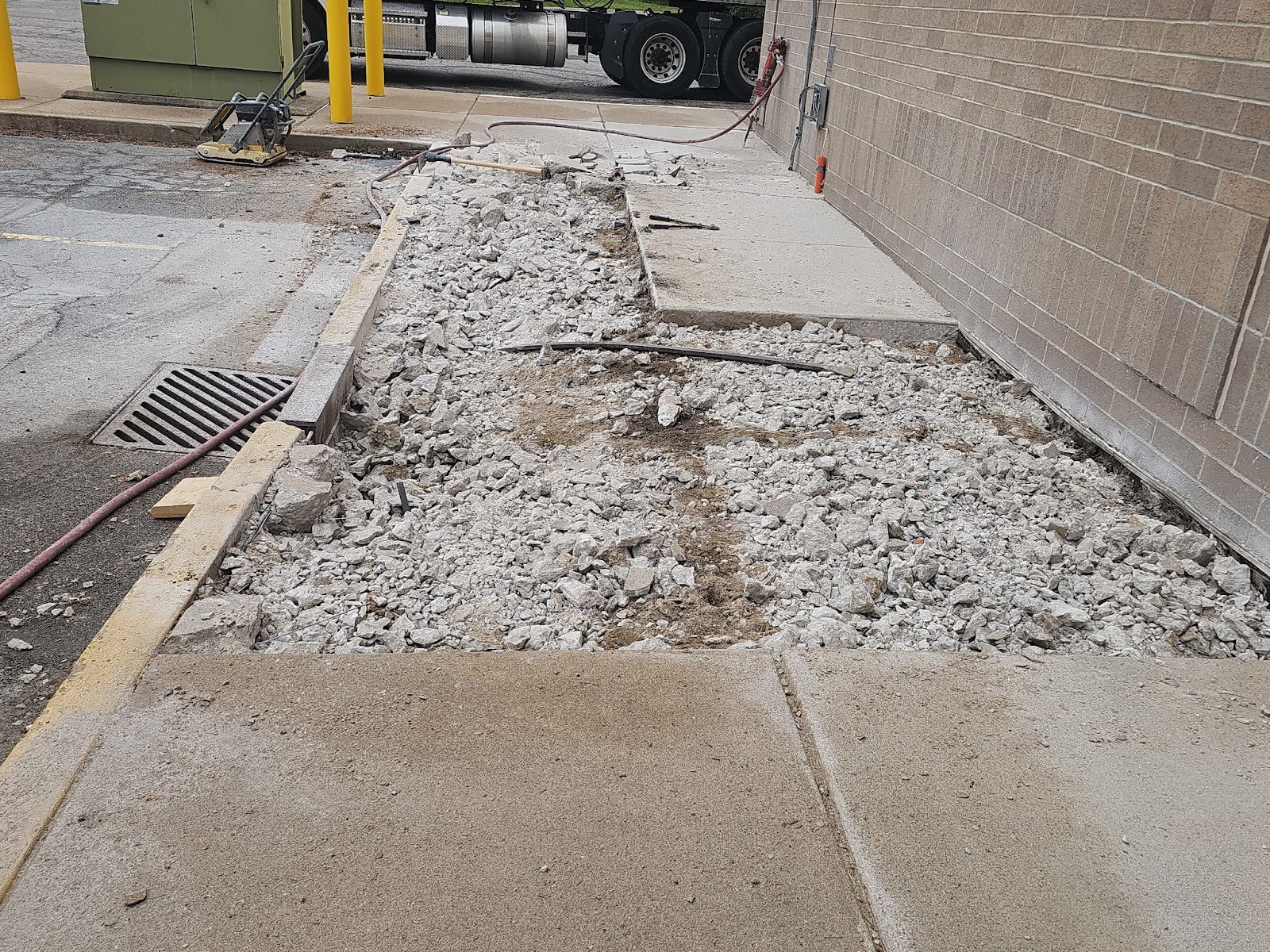 Concrete sidewalk and entryway replacement at Walgreens in Bettendorf, Iowa by Behncke Construction 1