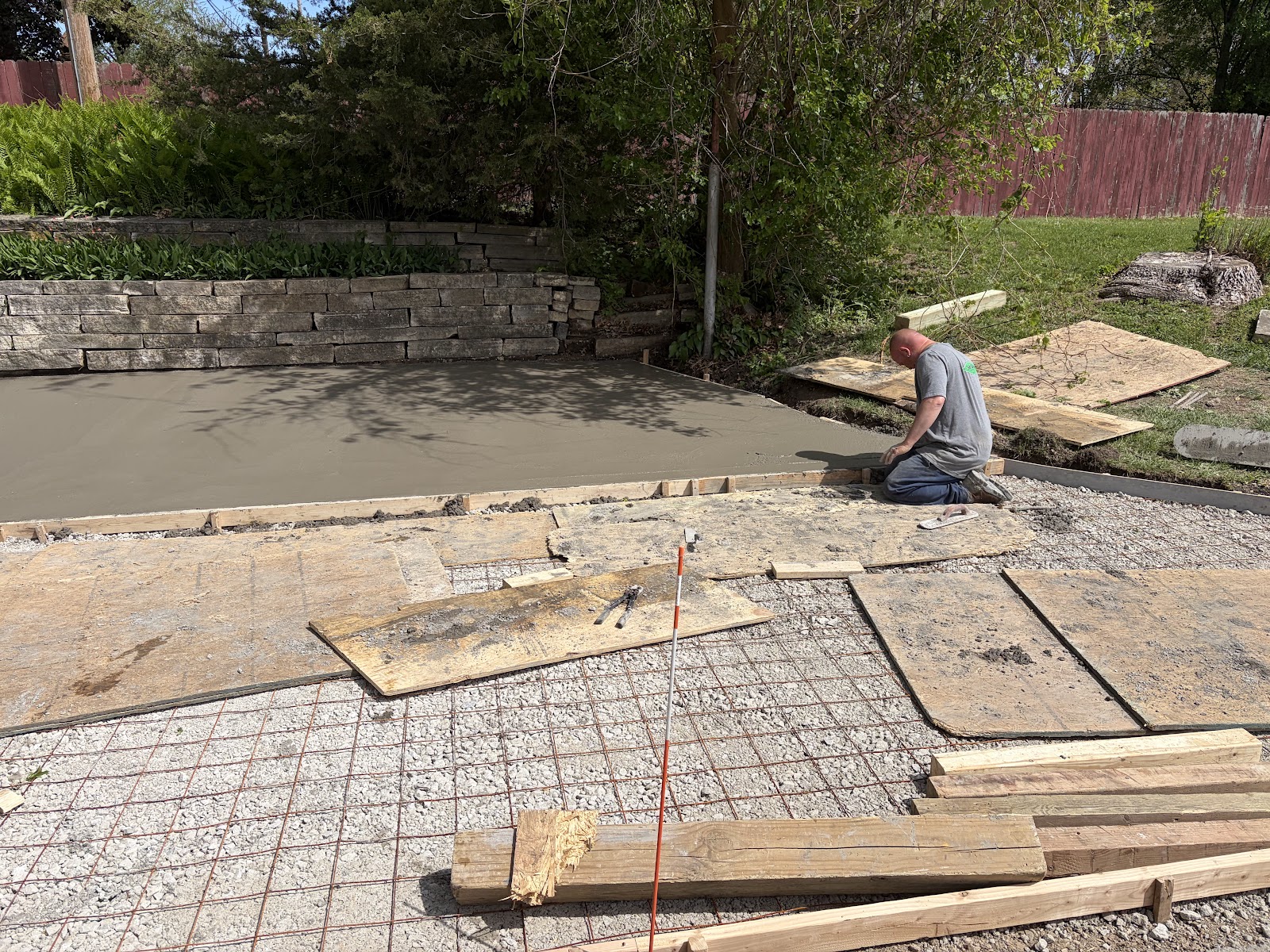 Concrete driveway and retaining wall repair in Davenport, Iowa by Behncke Construction 5